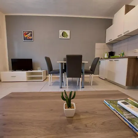 Apartment Ema *