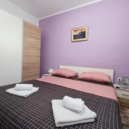 Ema Apartment